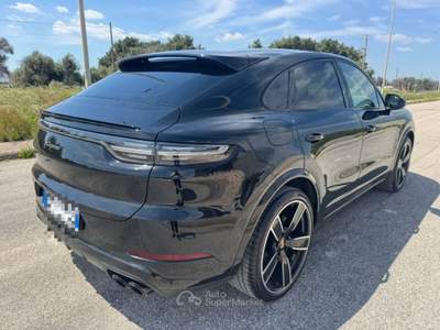 Porsche Cayenne Coupé 3.0 V6 E-Hybrid Platinum Edition Nero usata Maruggio