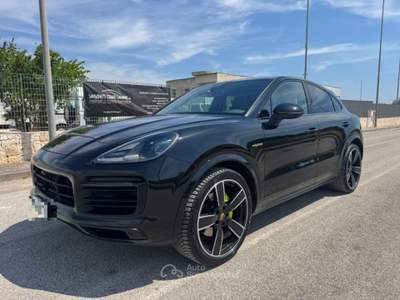 Porsche Cayenne Coupé 3.0 V6 E-Hybrid Platinum Edition Nero usata Maruggio