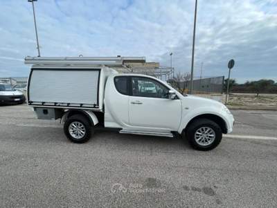 Mitsubishi L200 2.5 DI-D/136CV Club Cab Invite DPF Bianco usata Maruggio