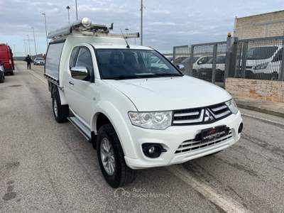 Mitsubishi L200 2.5 DI-D/136CV Club Cab Invite DPF Bianco usata Maruggio