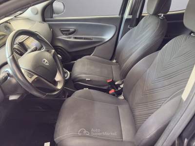 Lancia Ypsilon auto aziendale Nero usata Naso