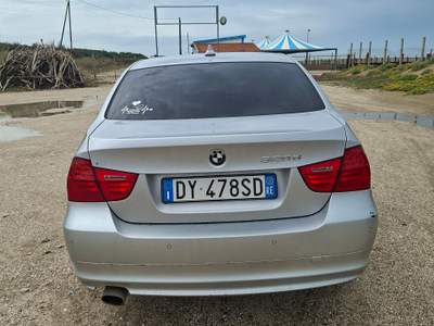 BMW Serie 3 320d Veicolo non Fumatore Argento usata Lesina