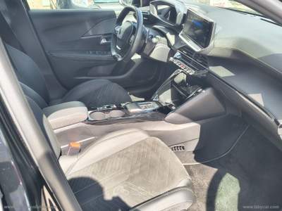 Peugeot 208 208 Hybrid 136 e-DCS6 GT Nero usata Somma Vesuviana