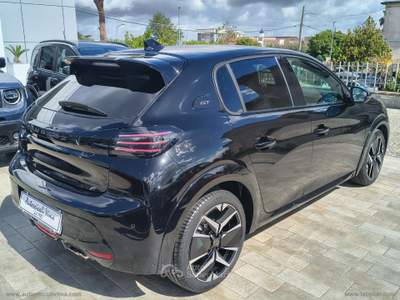 Peugeot 208 208 Hybrid 136 e-DCS6 GT Nero usata Somma Vesuviana