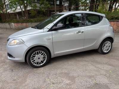 Lancia Ypsilon 16V 80 CV 5 porte S&S Plati usata Bologna