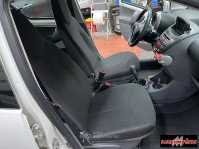 Toyota Aygo 12V VVT-i 5 porte Sol Connect Bianco usata Roma