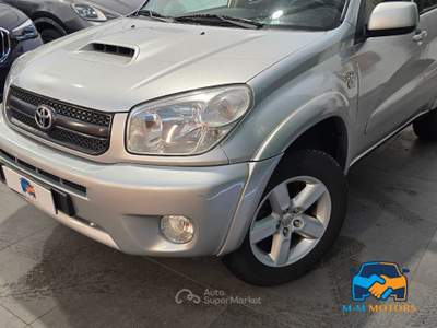 Toyota RAV4 RAV4 5p 2.0 d-4d 16v FL Argento usata Curno