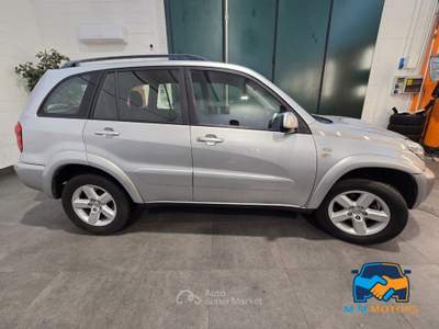 Toyota RAV4 RAV4 5p 2.0 d-4d 16v FL Argento usata Curno
