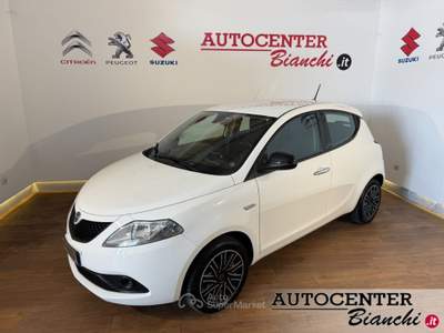 Lancia Ypsilon 1.0 firefly hybrid Gold s&amp;s 70cv Bianco usata Castelnovo ne' Monti