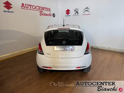 Lancia Ypsilon 1.0 firefly hybrid Gold s&amp;s 70cv Bianco usata Castelnovo ne' Monti
