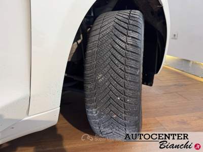 Lancia Ypsilon 1.0 firefly hybrid Gold s&amp;s 70cv Bianco usata Castelnovo ne' Monti