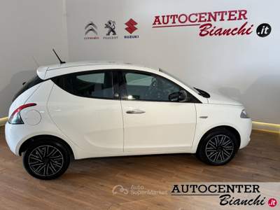 Lancia Ypsilon 1.0 firefly hybrid Gold s&amp;s 70cv Bianco usata Castelnovo ne' Monti