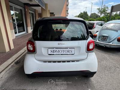 Smart ForTwo Fortwo 1.0 Passion 71cv twinamic *Promo SD 2026* Bianco usata Roma