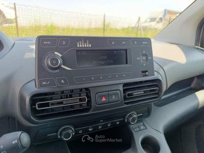 Peugeot Rifter Rifter 1.5 bluehdi Active s&amp;s 100cv Bianco usata Verona