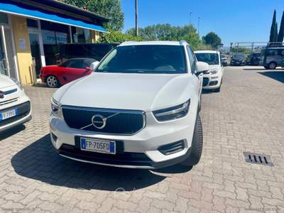 Volvo XC40 XC40 T3 Momentum Bianco usata Sesto Fiorentino