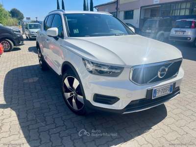 Volvo XC40 XC40 T3 Momentum Bianco usata Sesto Fiorentino