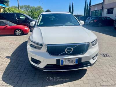 Volvo XC40 XC40 T3 Momentum Bianco usata Sesto Fiorentino