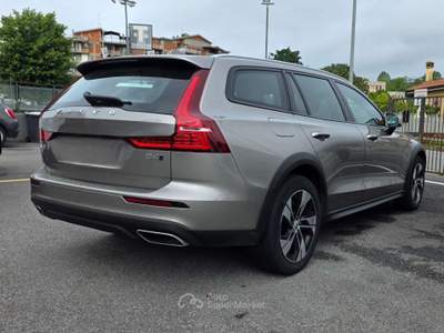 Volvo V60 Cross Country V60 Cross Country B4 (d) AWD automatico Plus Grigio usata Velletri