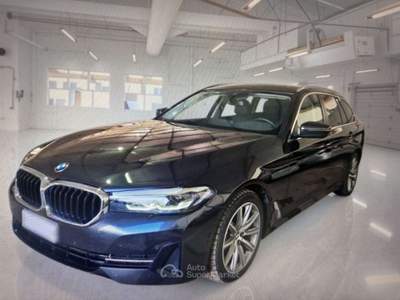 BMW Serie 5 520d 520 Serie 5 Touring  520d Touring mhev 48V Business au Nero usata Montecorvino Pugliano