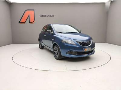 Lancia Ypsilon 1.0 70CV HYBRID PLATINO Blu/Azzurro usata Voghera