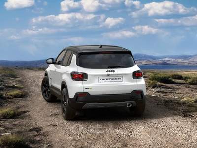 Jeep Avenger JEEP AVENGER 1.2 E-HYBRID 4XE OVERLAND 145CV Avenger 1.2 e-hybrid 4xe Overland 145cv Bianco usata Roma