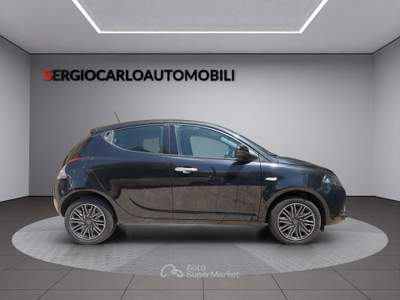 Lancia Ypsilon auto aziendale usata Naso