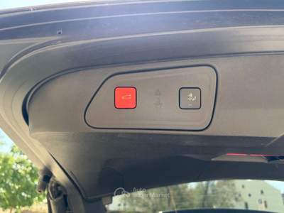Peugeot 3008 km certificati Grigio usata Montescaglioso