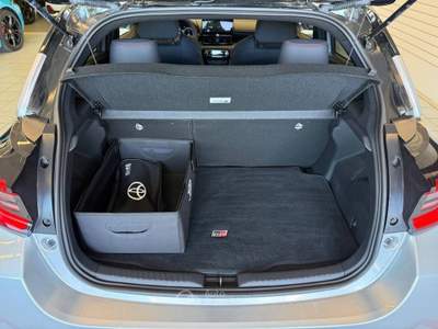 Toyota Yaris 1.5h 130 GR Sport Grigio usata Mozzo
