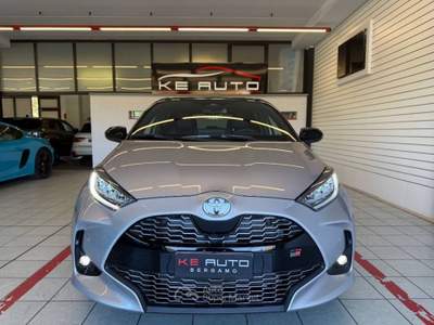 Toyota Yaris 1.5h 130 GR Sport Grigio usata Mozzo