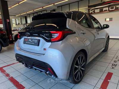 Toyota Yaris 1.5h 130 GR Sport Grigio usata Mozzo