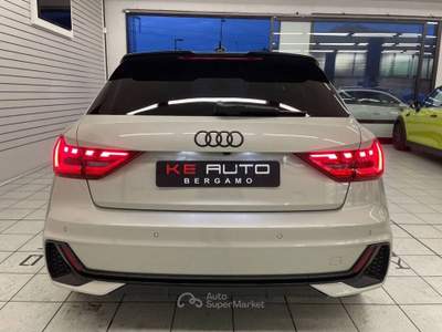 Audi A1 30 1.0 tfsi Identity Black 116cv s-tronic Oro usata Mozzo