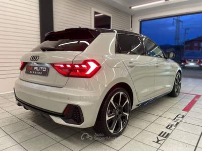 Audi A1 30 1.0 tfsi Identity Black 116cv s-tronic Oro usata Mozzo