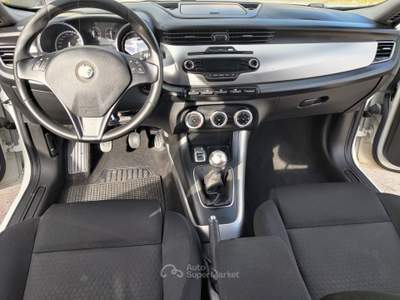 Alfa Romeo Giulietta Giulietta 1.6 JTDm 105 cv. Bianco usata Terlizzi