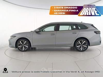 Volkswagen Passat 1.5 tsi ehybrid business 204cv dsg Argento usata Assago