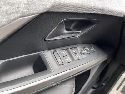 Peugeot 3008 Hybrid 145 GT e-DCS 6 Bianco usata Leini