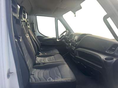 Iveco Daily 35 c14 4100 cab. e6d-temp furgonato in alluminio e sponda idraulica Bianco usata Fisciano