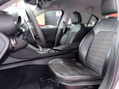Alfa Romeo Giulia 2.2 Turbo AT8 180cv Executive Grigio usata Cornate D'adda