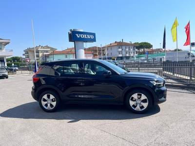 Volvo XC40 XC40 D3 AWD Momentum Pro Nero usata Rimini