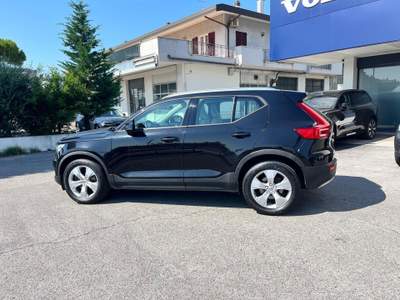 Volvo XC40 XC40 D3 AWD Momentum Pro Nero usata Rimini
