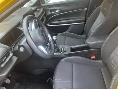 Jeep Avenger altitude 1.2 100cv Giallo usata Fisciano