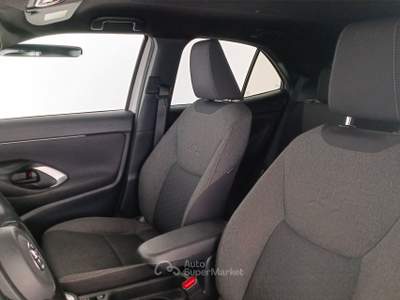 Toyota Yaris Cross 1.5H 116 CV E-CVT Trend Cerchi in lega da 17"/Vetri posteriori oscurati/Telecamera posteriore di assistenza al parcheggio Argento usata Feltre