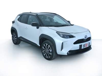 Toyota Yaris Cross 1.5H 116 CV E-CVT Trend Cerchi in lega da 17"/Vetri posteriori oscurati/Telecamera posteriore di assistenza al parcheggio Argento usata Feltre