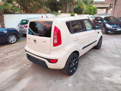 Kia Soul 128cv Cool Beige usata Qualiano