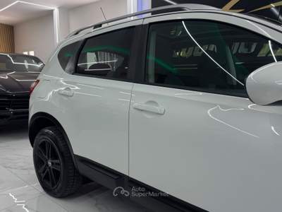 Nissan Qashqai 2.0 4WD Automatica Iper Full Bianco usata Qualiano