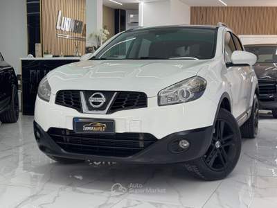 Nissan Qashqai 2.0 4WD Automatica Iper Full Bianco usata Qualiano