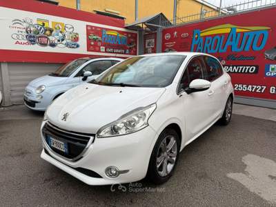 Peugeot 208 1.4 HDi 68cv Allure - 2014 Bianco usata Giugliano in Campania