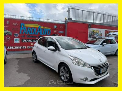 Peugeot 208 1.4 HDi 68cv Allure - 2014 Bianco usata Giugliano in Campania
