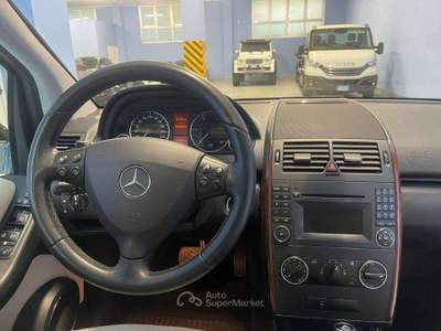 Mercedes-Benz Classe A Classe A - W/C 169 cdi Elegance FL Nero usata Pove del Grappa