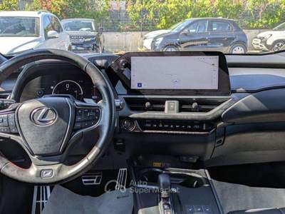 Lexus UX UX 300h F-Sport CAMBIO AL VOLANTE Bianco usata Roma