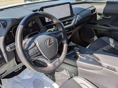 Lexus UX UX 300h F-Sport CAMBIO AL VOLANTE Bianco usata Roma